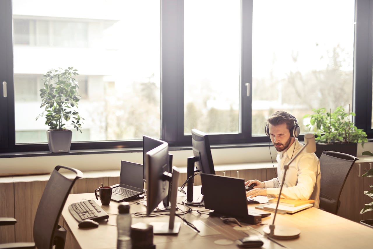 Distribution warehouse fulfillment and shipping execution